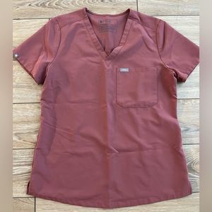 Figs Mauve Catarina scrub top
